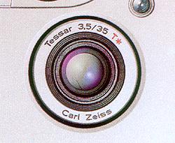 Objektiv der Yashica T 5