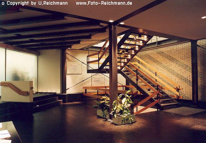 click here to enter the gallery. Name of Picture: RZ43n5 NMC Eingang.