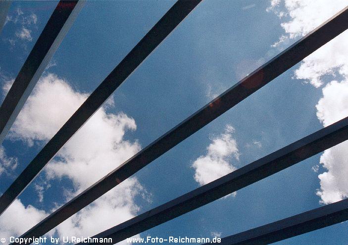 Click here to enter the Gallery Picture ID:682n24